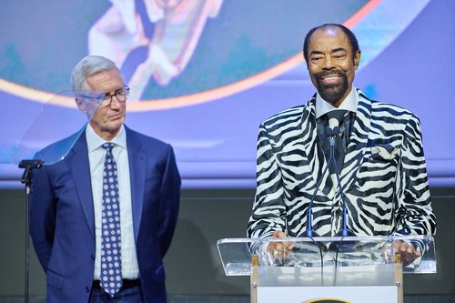 Walt "Clyde" Frazier & Mike Breen receive the NY Emmy Governors' Award